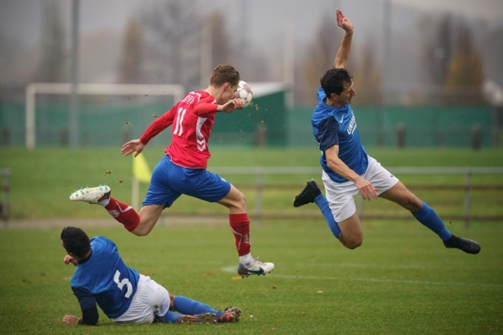 Vier Limburgse amateurvoetbalclubs verder in bekertoernooi; kwartfinale in paasweekend