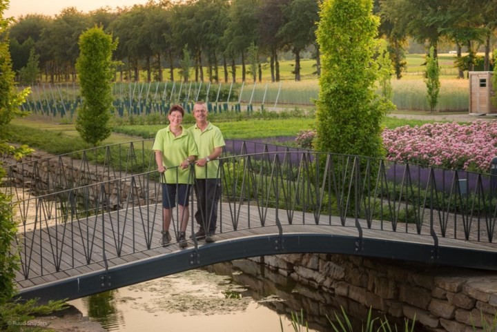 Montforter Wijnfeest voor het eerst tussen de wijnranken in de kasteeltuin