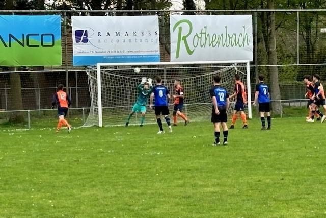 Derby tussen Oranje Blauw’15 en FC Roerdalen eindigt weer in gelijkspel: ‘Toch een terechte uitslag’