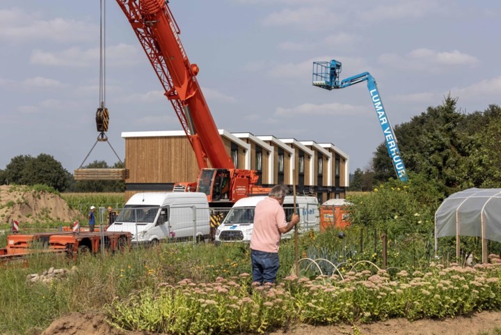 Bouw van flexwoningen bij woonwagenkamp aan de Reestraat in Herkenbosch van start