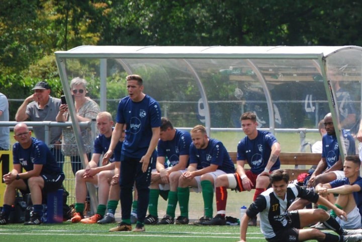 Trainerscarrousel: Minor, Partij en Heijen moeten op zoek naar nieuwe trainer; Jan Trienekens na de winter aan de slag bij FCV