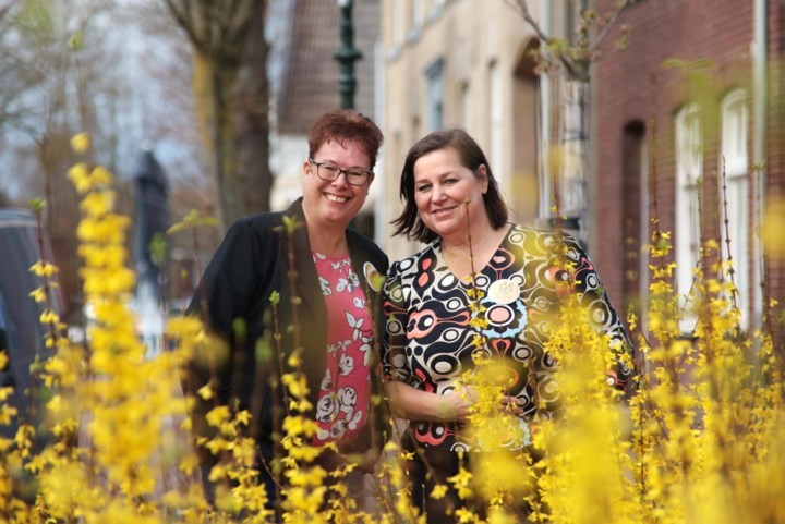 Toneelverenigingen uit Montfort en Sint Joost staan in kader van gezamenlijk jubileum gebroederlijk op de planken