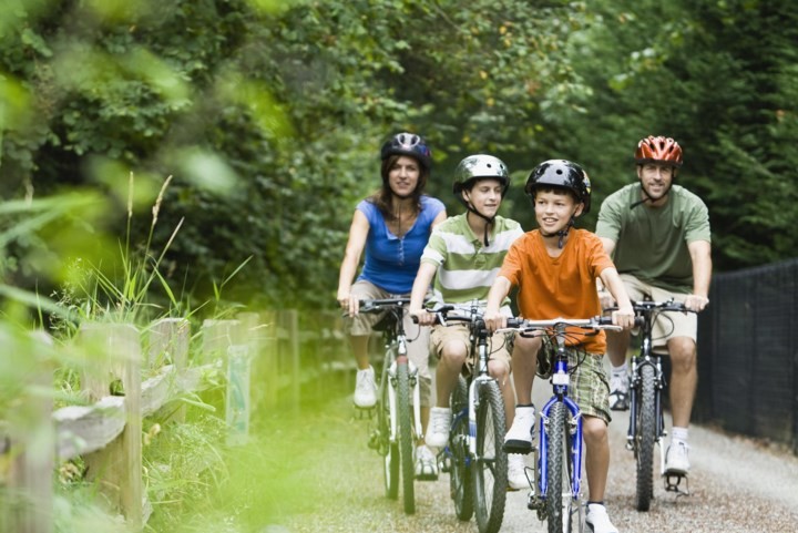 Nieuwe campagne ‘Limburg zet je fietshelm op’ richt zich op ouders en kinderen; fikse korting bij aanschaf goedgekeurde fietshelm