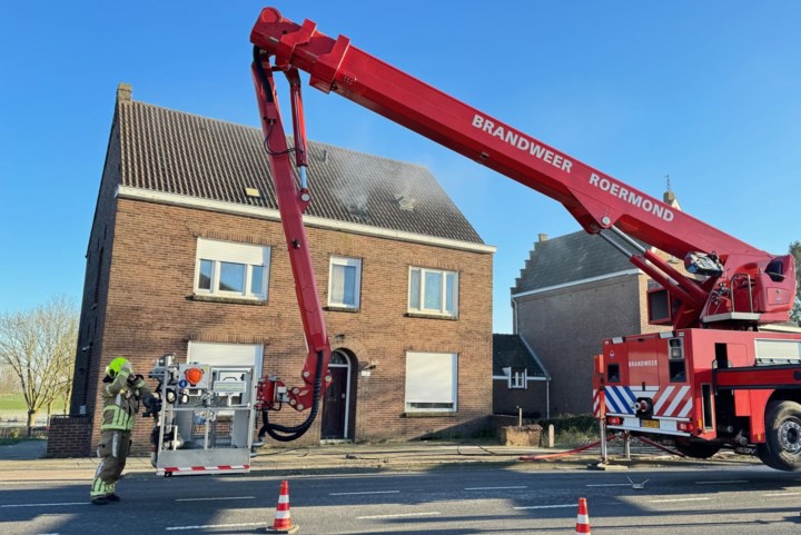 Brand uitgebroken op zolder van woning in Melick