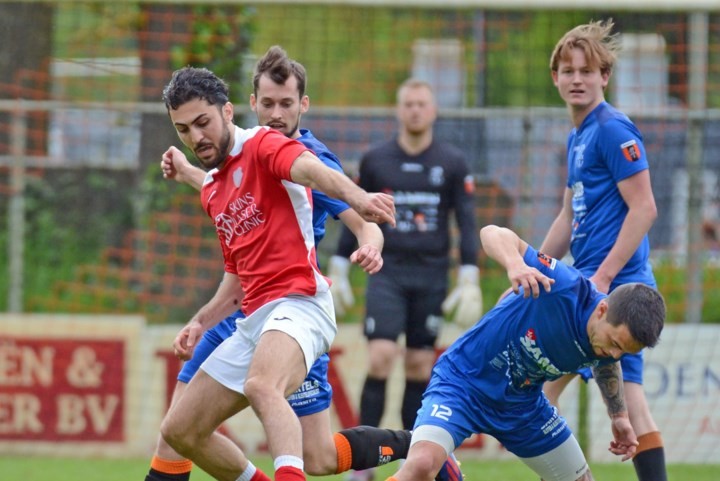 Amateurvoetballers spelen finales nacompetitie drie uur voor Nederland-Polen: ‘Op tijd thuis voor Oranje? Dat redden we nooit’