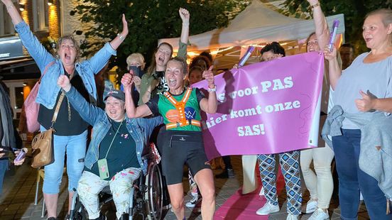 Saskia voltooit Limburgse monstertocht voor borstkanker