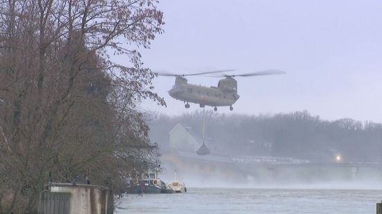 LIVE: Volg hier de reparatie van de dam door helikopters