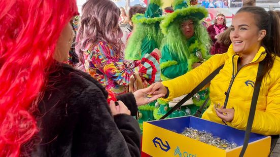 Extra treinen en bussen ingezet voor carnavalsvierders