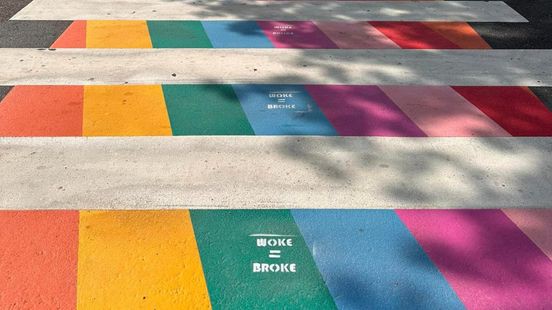 Regenboogzebrapad Sittard opnieuw beklad: ‘woke = broke’