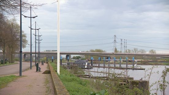 Handtekeningen tegen vaste dijk in Wessem