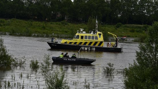 Vermiste mannen doken telefoon achterna in Maas en verdwenen