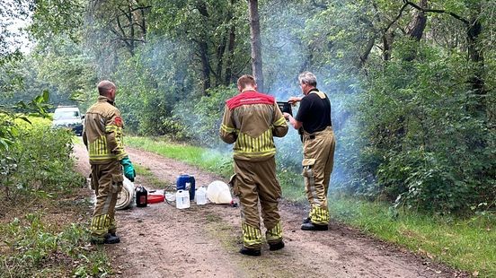 Chemicaliën gedumpt in bos bij Venray