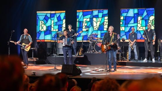 'De Piel in Brand' op één in de Rowwen Hèze Top 40