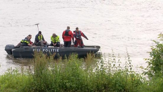 Politie staakt zoekactie naar drenkelingen, maandag verder