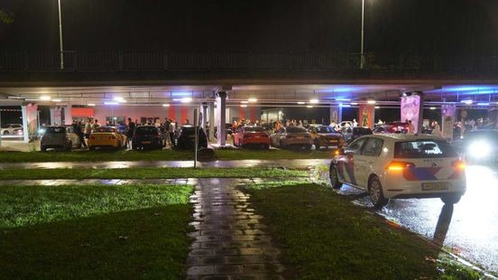 Politie legt illegale carmeeting in Weert stil