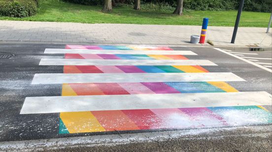 COC-Limburg doet aangifte na bekladding regenboogzebrapad