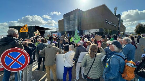 Demonstratie tegen MAA om herrie en vervuiling