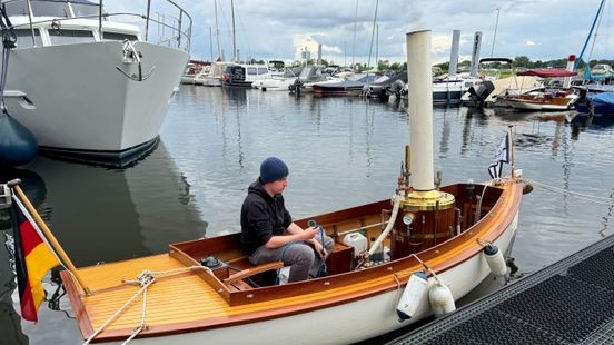 Zie ginds komt de stoomboot in Roermond