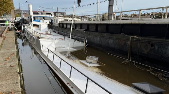 Bekende coffeeshopboot is gezonken in de Maas