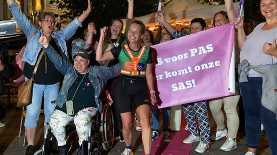 Saskia's ultrarun voor borstkanker levert 14.000 euro op