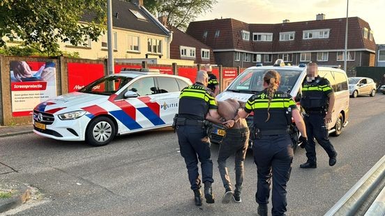 Vier auto's vernield met stenen in Maastricht: politie pakt man op