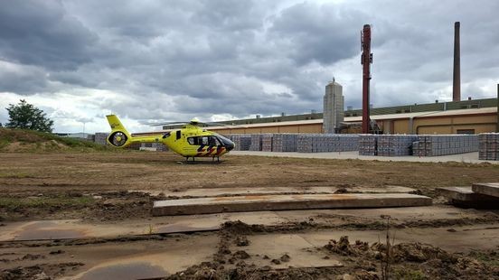 Dode bij ongeluk in dakpannenfabriek in Tegelen