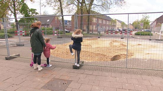 Verschoven rioolbuizen en weggespoeld zand oorzaak sinkhole