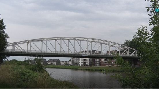 Noodbrug in Urmond tóch nog niet van tafel: gemeente onderzoekt haalbaarheid