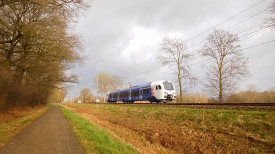 Grote landelijke OV-staking: woensdagochtend geen bussen en treinen