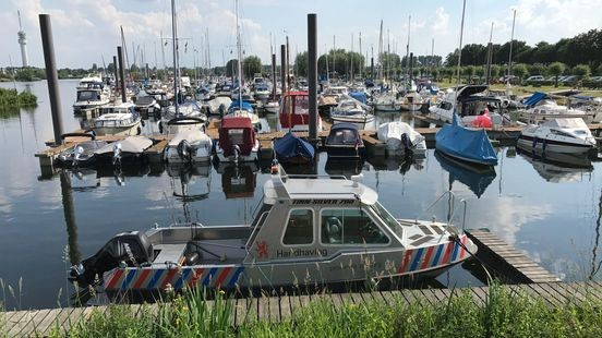 Afgedankte boot provincie mogelijk naar de Maasplassen: onenigheid over vraagprijs