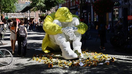 Groot beeld in Maastricht vraagt aandacht voor zelfdoding