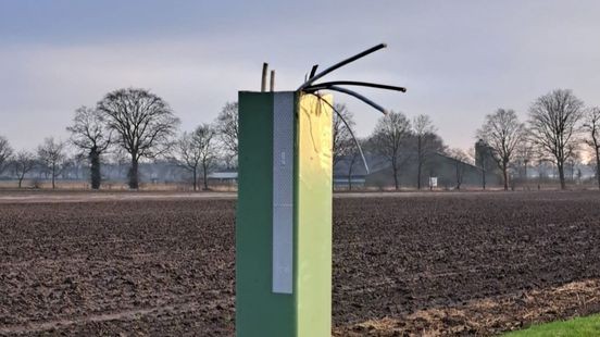 Flitspaal Tienray gesloopt door vandalen