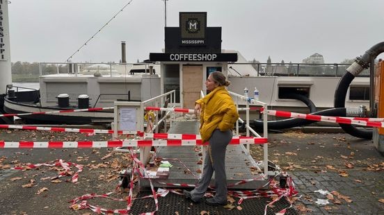 Mississippi boven water, coffeeshopboot valt niet meer te redden