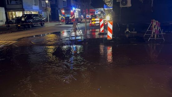 Ruim twintig woningen zonder water in Geleen na autobrand