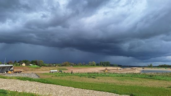 Waarschuwing in Limburg om onweersbuien met veel regen