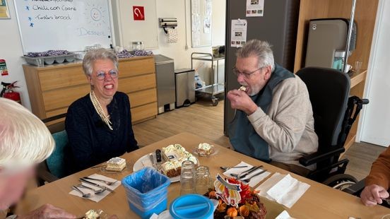 Sjieke slab als oplossing voor pesten van bejaarden met dementie