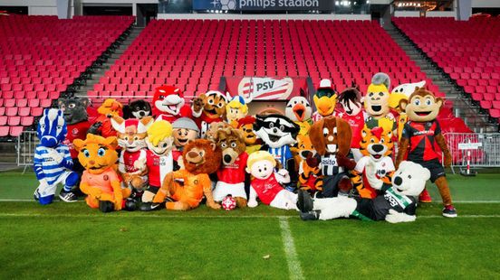 Mascottes Limburgse voetbalclubs aan het kerstdiner