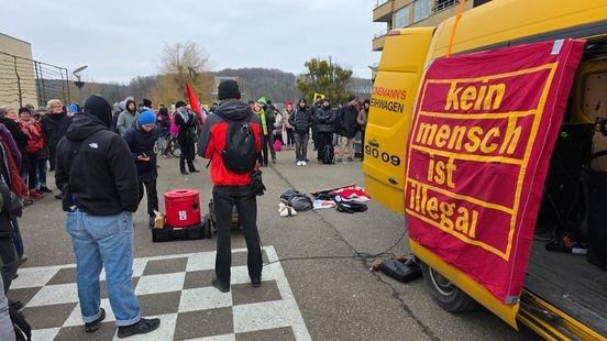 Protestmars tegen grenscontroles: 'Geen mens is illegaal'