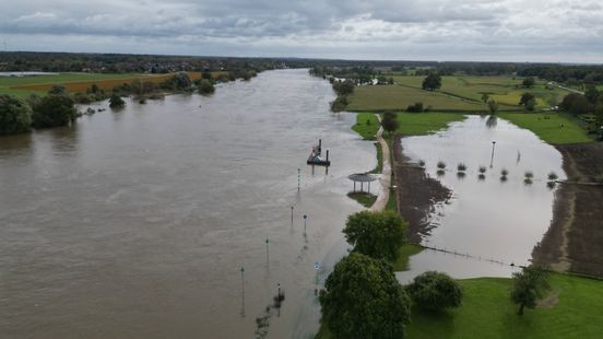 Camping ontruimd om hoogwater, meerdere veerponten uit de vaart