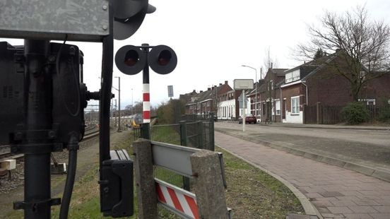 Vierpaardjes-spoorwegovergang in Venlo voor de laatste keer lange tijd afgesloten