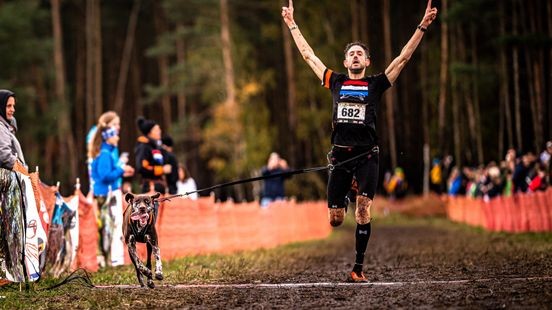 Sporten samen met je hond? Canicrosser Tom (41) en viervoeter Tobi bewijzen dat het kan