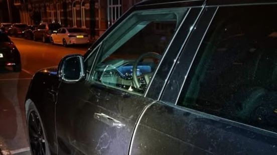 Politie plukt autodief van achterbank