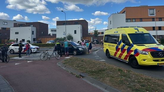 Fietser gewond naar ziekenhuis na aanrijding in Venray