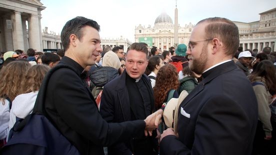 Wereld richt ogen op schoorsteen in Vaticaanstad: 'Limburgers willen graag een verbinder'