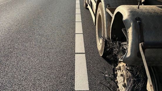 Vertraging op A76 vanwege vrachtwagen met klapband