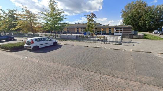 Overlast hangjongeren bij basisschool: 'Vanillevla en eieren tegen ramen en rotzooi op de grond'