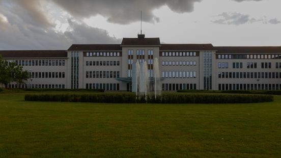 Ambtenaar bedreigt Kamerlid: 'Mag ik de trekker overhalen?'