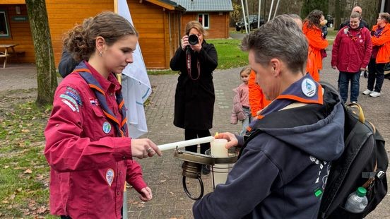 Limburgse scouts brengen voor twintigste keer vredeslicht naar Nederland