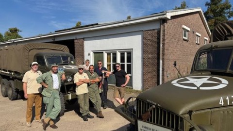 Met liefde gerestaureerd, maar waarheen? Legervoertuigen in het nauw