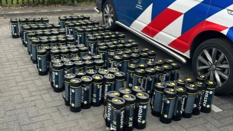 Ruim 150 lachgascilinders ontdekt bij grenscontrole